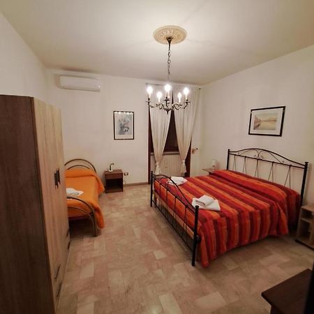 Casa Vacanza Pietro E Nina Лечче Екстер'єр фото